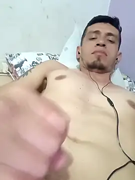 Snapshot of Andyvergagrande chatting on 09.30.25 Andyvergagrande online show from 09.30.25