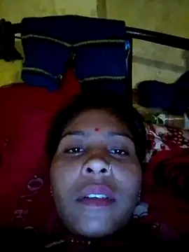 Snapshot of Sort_xr12 chatting on 10.29.25 Sort xr12 online show from 10.29.25