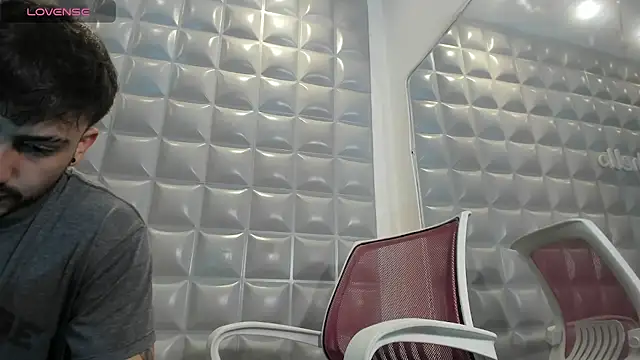 Snapshot of Jack_Daniel__ chatting on 10.09.25 Jack Daniel online show from 10.09.25