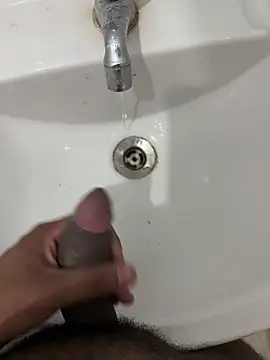 Snapshot of hornylonda139 chatting on 10.31.25 hornylonda139 online show from 10.31.25