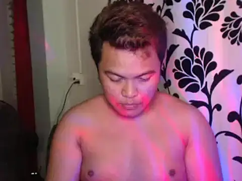 Snapshot of Gayasianzowe chatting on 10.27.25 Gayasianzowe online show from 10.27.25