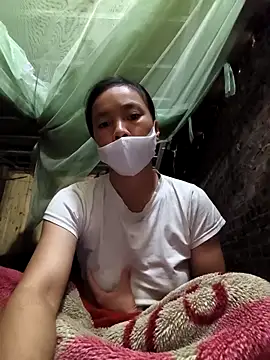 Snapshot of lily-00 chatting on 09.30.25 lily-00 online show from 09.30.25