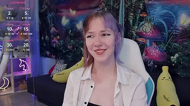 Snapshot of JessieRich chatting on 10.07.25 JessieRich online show from 10.07.25