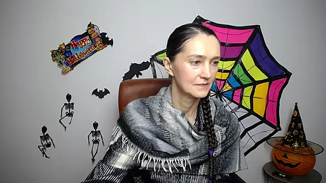 Snapshot of TayaFinch chatting on 11.02.25 TayaFinch online show from 11.02.25