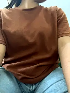 Snapshot of annu_000 chatting on 09.16.25 annu 000 online show from 09.16.25