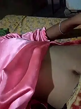 Snapshot of annu_000 chatting on 10.04.25 annu 000 online show from 10.04.25