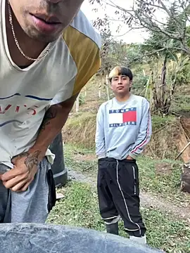 Snapshot of sky-wolves chatting on 09.25.25 sky-wolves online show from 09.25.25