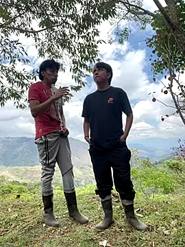 Snapshot of sky-wolves chatting on 09.29.25 sky-wolves online show from 09.29.25