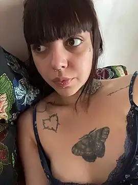 ravenadark online show from 11.12.25