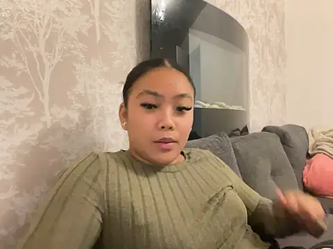 Snapshot of MissCherryyxox chatting on 09.25.25 MissCherryyxox online show from 09.25.25