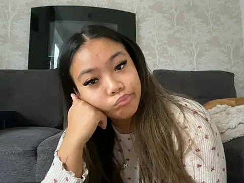 Snapshot of MissCherryyxox chatting on 09.28.25 MissCherryyxox online show from 09.28.25