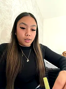 Snapshot of MissCherryyxox chatting on 10.10.25 MissCherryyxox online show from 10.10.25