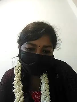 Snapshot of TAMIL_AMMUKUTTYY chatting on 10.10.25 TAMIL AMMUKUTTYY online show from 10.10.25