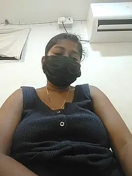 Snapshot of TAMIL_AMMUKUTTYY chatting on 10.18.25 TAMIL AMMUKUTTYY online show from 10.18.25