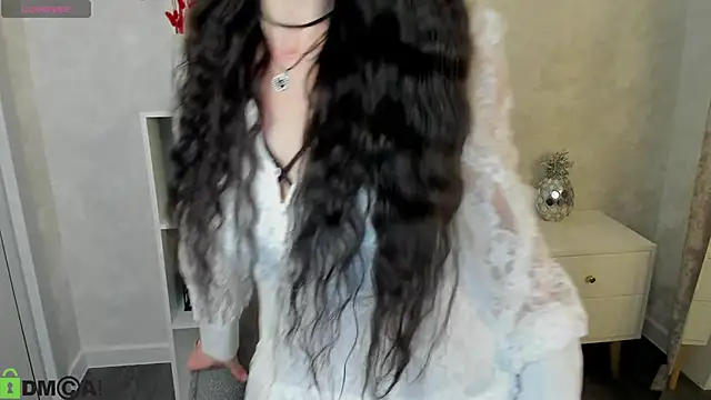 Stella Leon online show from 10.15.25