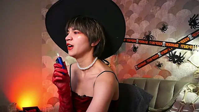 Snapshot of sandzu_ chatting on 10.27.25 sandzu  online show from 10.27.25