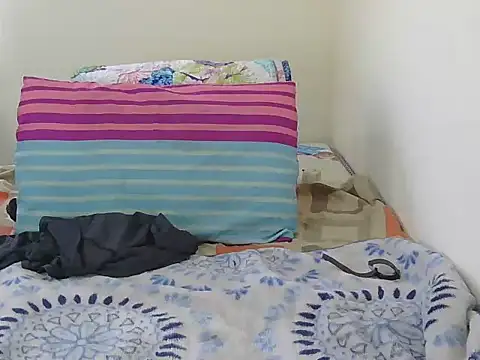 Snapshot of ThickLadie chatting on 10.07.25 ThickLadie online show from 10.07.25