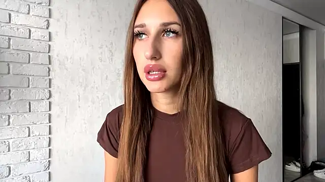 Snapshot of DarkSignal chatting on 09.19.25 DarkSignal online show from 09.19.25