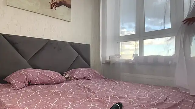 Snapshot of DarkSignal chatting on 10.12.25 DarkSignal online show from 10.12.25