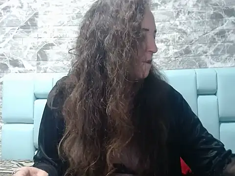 Snapshot of chanel-lam chatting on 10.01.25 chanel-lam online show from 10.01.25