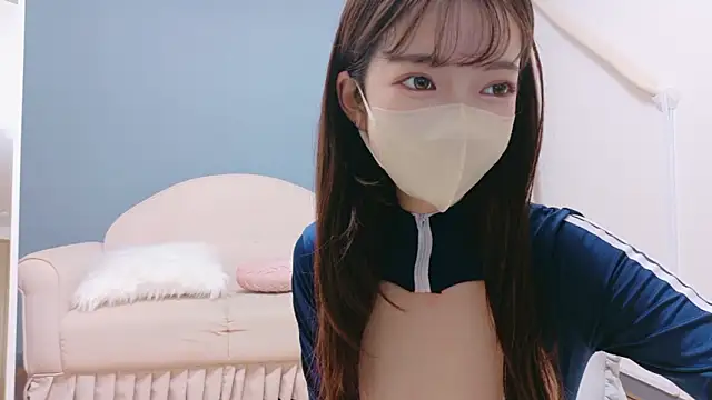 Snapshot of Mirai_H_ch chatting on 10.19.25 Mirai H ch online show from 10.19.25