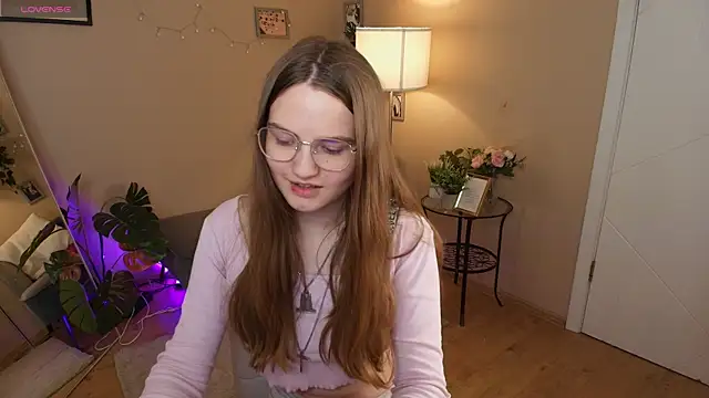 Snapshot of Evii_Stich chatting on 09.22.25 Evii Stich online show from 09.22.25