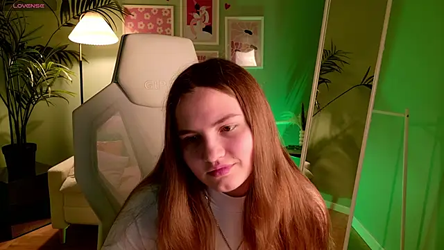 Snapshot of Evii_Stich chatting on 09.28.25 Evii Stich online show from 09.28.25