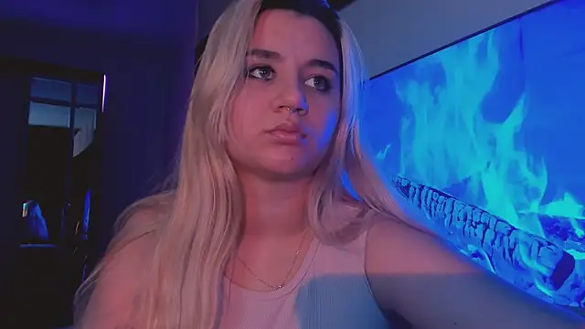 Snapshot of BarbaraSiren chatting on 10.07.25 BarbaraSiren online show from 10.07.25