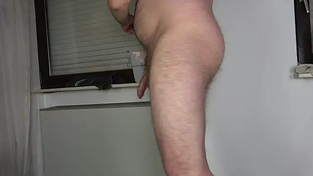 Snapshot of hiddenman87 chatting on 10.01.25 hiddenman87 online show from 10.01.25