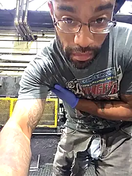 Snapshot of Justahungdad chatting on 10.06.25 Justahungdad online show from 10.06.25