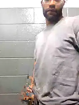 Snapshot of Justahungdad chatting on 10.27.25 Justahungdad online show from 10.27.25