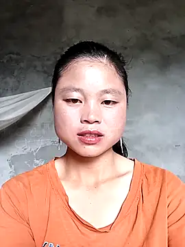 clara-cute online show from 10.06.25