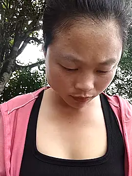 clara-cute online show from 10.16.25