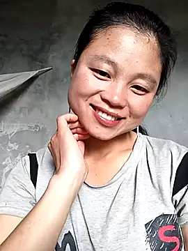 clara-cute online show from 10.19.25