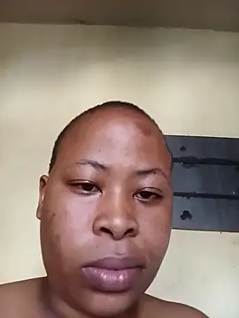 Snapshot of BubblyBeautiful chatting on 09.18.25 BubblyBeautiful online show from 09.18.25