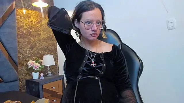 Asami Hattori online show from 10.18.25