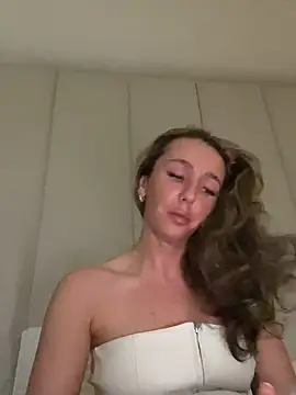 Scotishminx25 online show from 10.19.25