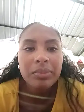 Snapshot of _Canella_ chatting on 09.27.25  Canella  online show from 09.27.25