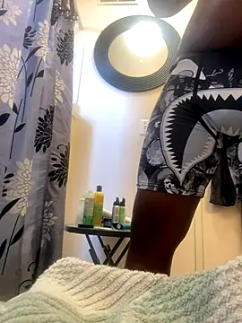 Snapshot of girlwatt chatting on 10.26.25 girlwatt online show from 10.26.25