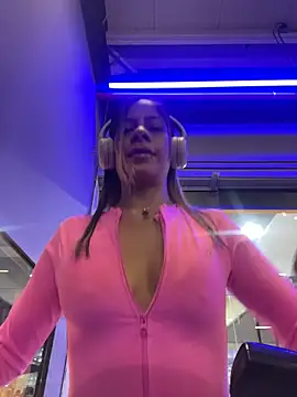 KatThomas online show from 11.13.25