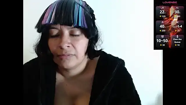 Snapshot of Acelinrose chatting on 10.03.25 Acelinrose online show from 10.03.25