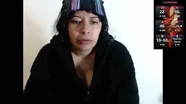 Snapshot of Acelinrose chatting on 10.11.25 Acelinrose online show from 10.11.25