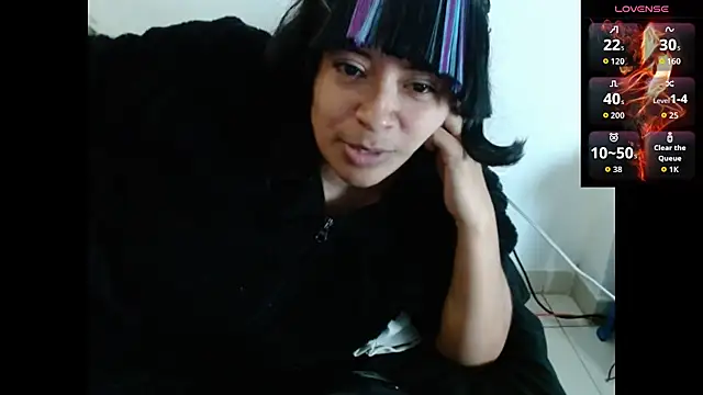 Snapshot of Acelinrose chatting on 10.13.25 Acelinrose online show from 10.13.25