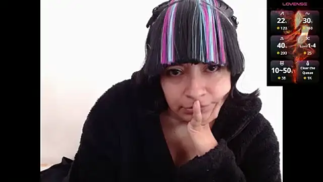 Snapshot of Acelinrose chatting on 10.13.25 Acelinrose online show from 10.13.25