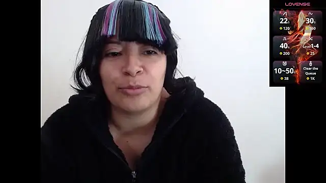 Snapshot of Acelinrose chatting on 10.14.25 Acelinrose online show from 10.14.25