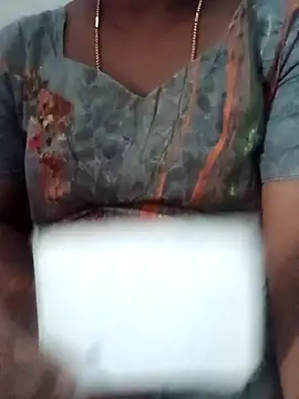 Snapshot of TeluguCuplehyd chatting on 10.08.25 TeluguCuplehyd online show from 10.08.25