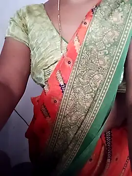 Snapshot of TeluguCuplehyd chatting on 11.10.25 TeluguCuplehyd online show from 11.10.25