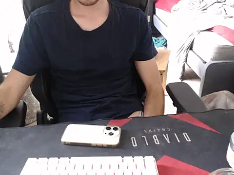 Snapshot of geil20CM2 chatting on 09.22.25 geil20CM2 online show from 09.22.25