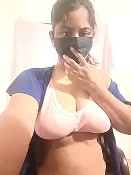 Snapshot of Shazfairy chatting on 10.24.25 Shazfairy online show from 10.24.25