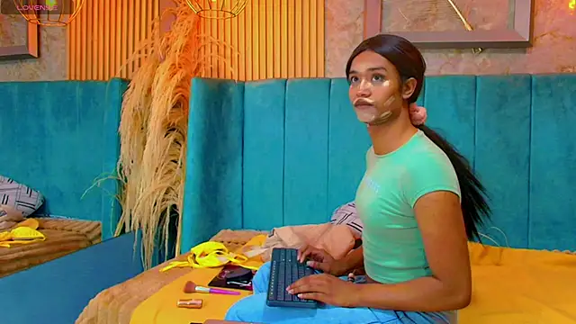 briannyte25 online show from 10.11.25
